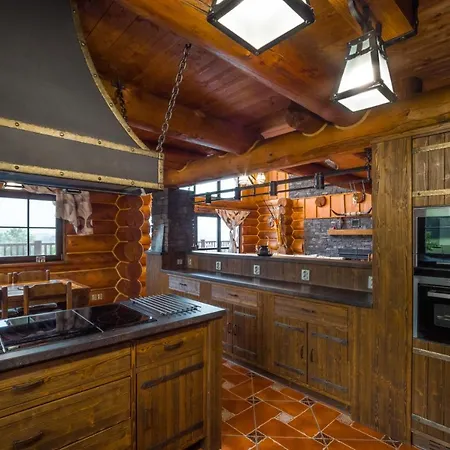 Ranch Jestrebice בית הארחה Hermanicky