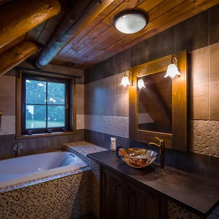 Ranch Jestrebice בית הארחה Hermanicky