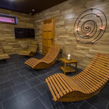 Ranch Jestrebice בית הארחה