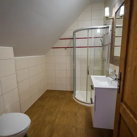 Ranch Jestrebice בית הארחה