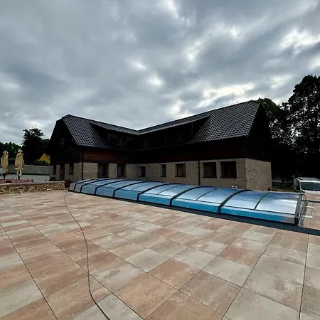 Ranch Jestrebice בית הארחה 4*