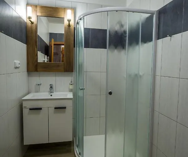 Ranch Jestrebice Гостевой дом 4*
